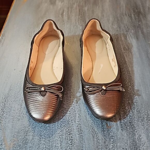 NWOT Cole Haan silver ballet flats size 6B - Picture 2 of 9